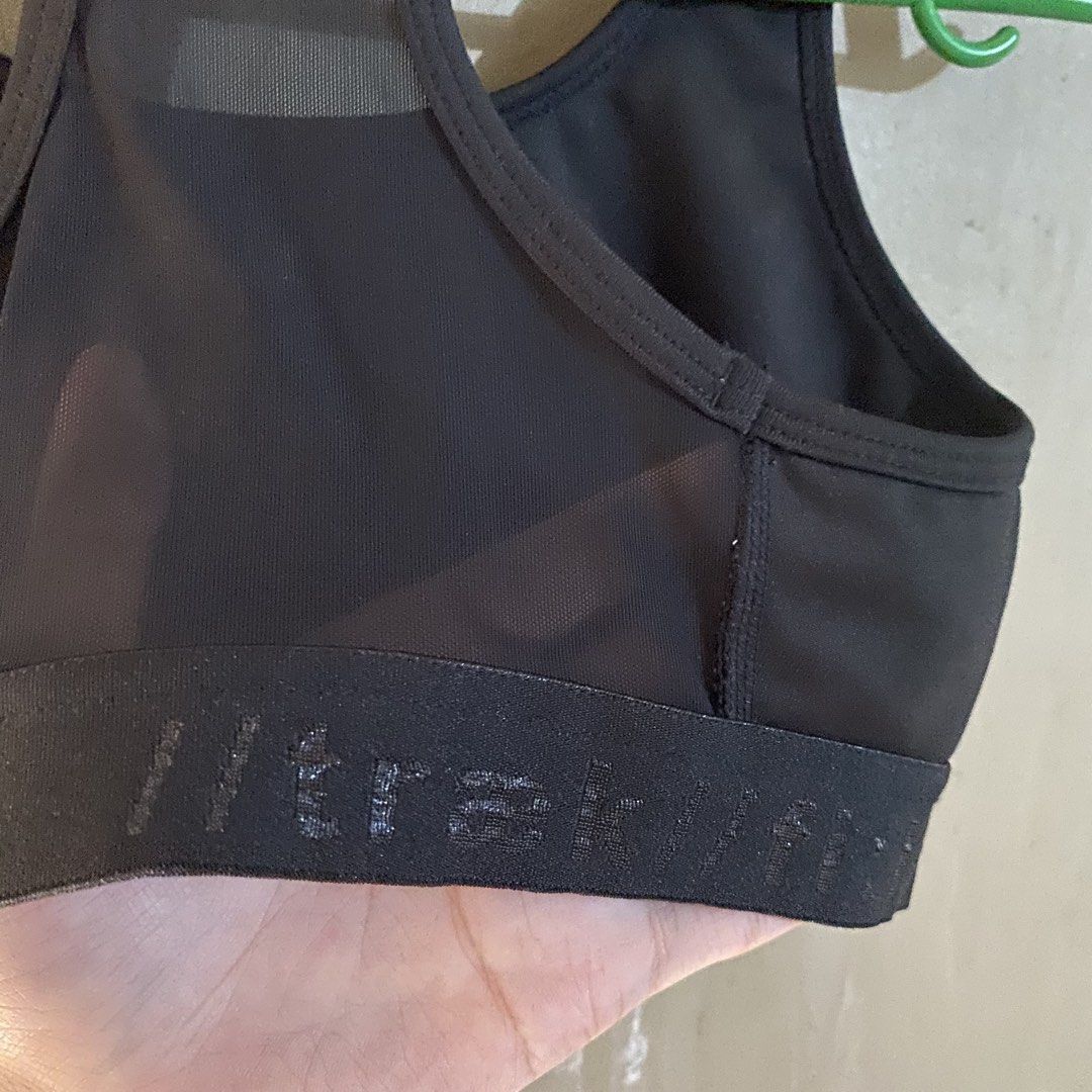 H&M Sports Bra (Category: Activewear) located in Cavite. Submitted by star444ngel (Listing ID 1440044852, Image 3). Description: .