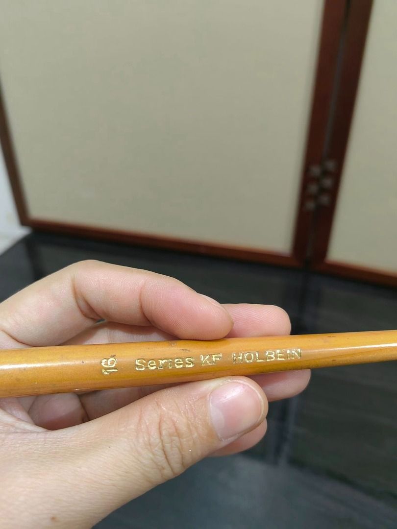 Holbein Series KF No. 16 brush (Category: Craft Supplies & Tools) located in Cebu City. Submitted by dudes_villanueva (Listing ID 1440159959, Image 2). Description: Holbein Series KF No. 16 brush 📌 professional-grade tool commonly used in traditional painting techniques. 📌 Holbein, a renowned Japanese manufacturer, often uses specific series designations for their brushes 📌 Series often starting with "K" in the Holbein catalog, such as KA or K