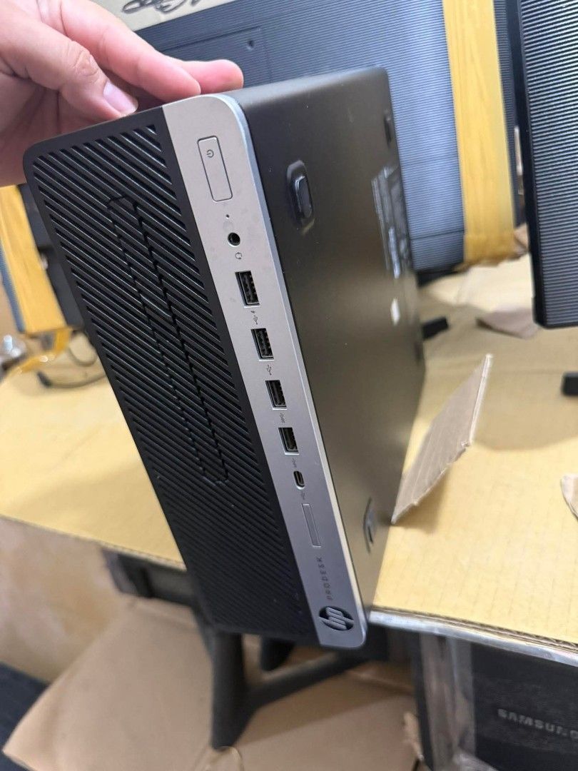 HP prodesk 600 G5 SFF (Category: Desktops) located in Manila. Submitted by happyearth.953a15 (Listing ID 1440116904, Image 1). Description: HP prodesk 600 G5 SFF I5 9th gen Intel UHD Graphics 630 16gb ram ddr4 256gb ssd Windows 11 pro OS Unit with power cord 💸💸 9,500 Location: San Andres bukid manila Pick up or deliver cod.