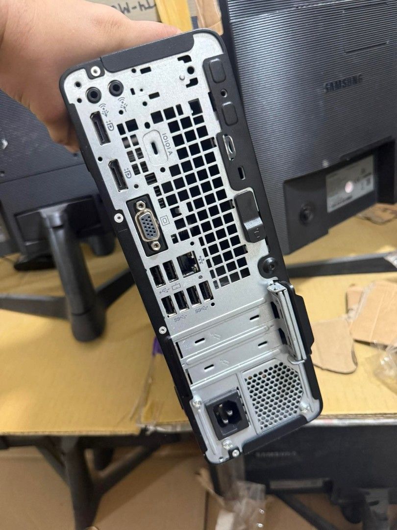 HP prodesk 600 G5 SFF (Category: Desktops) located in Manila. Submitted by happyearth.953a15 (Listing ID 1440116904, Image 2). Description: HP prodesk 600 G5 SFF I5 9th gen Intel UHD Graphics 630 16gb ram ddr4 256gb ssd Windows 11 pro OS Unit with power cord 💸💸 9,500 Location: San Andres bukid manila Pick up or deliver cod.