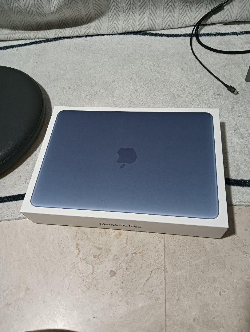 BNIB Indigo 256GB MacBook Neo465097637370286080