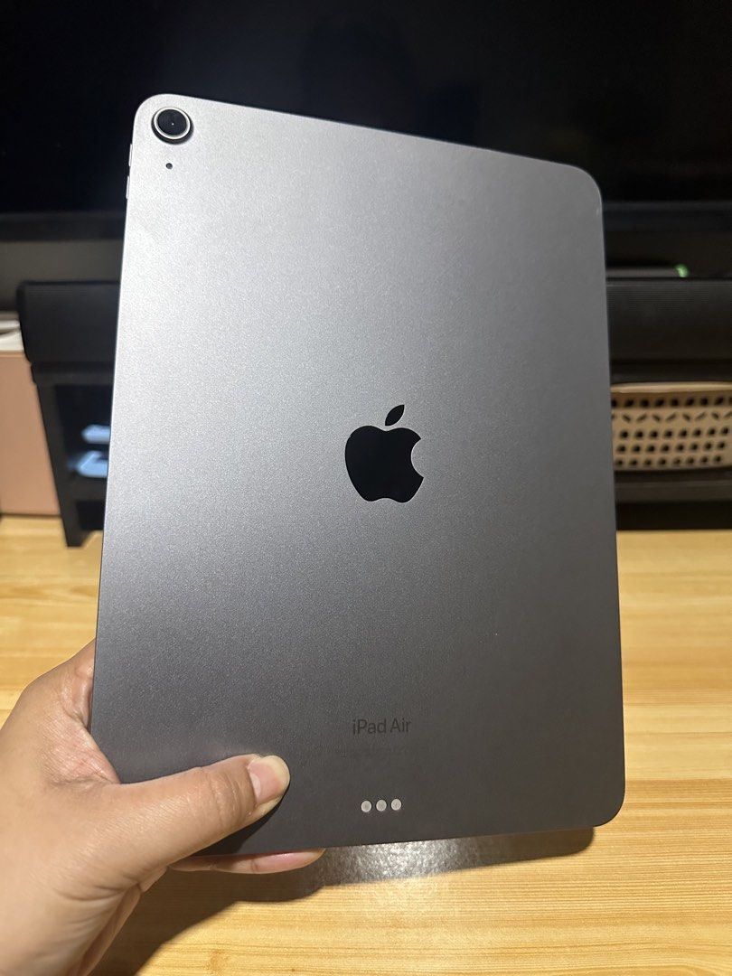iPad Air (M1) 256gb (Category: iPad) located in Cebu City. Submitted by mariakaligayahan (Listing ID 1439994381, Image 3). Description: Selling my iPad Air 5 (M1) 256GB in very good condition. Very powerful and smooth for productivity, Procreate, media, multitasking, and daily use. Includes: * iPad Air 5 M1 256GB * Original box * Logitech keyboard case * Additional protective cases * No Apple Pencil included * No charger included Condition: * Smo