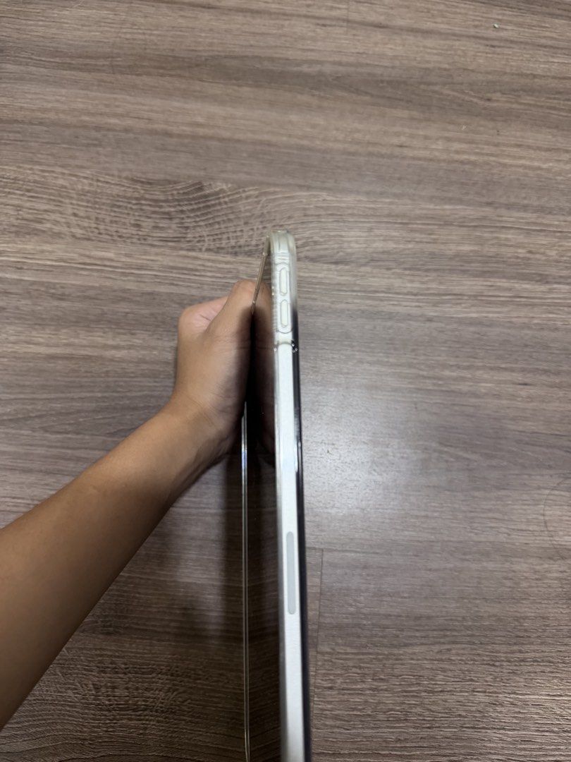iPad Pro 11-inch M4 Clear Case (Category: Cases & Sleeves) located in Manila. Submitted by sellingelly (Listing ID 1440147616, Image 3). Description: RFS: I prefer with stand.