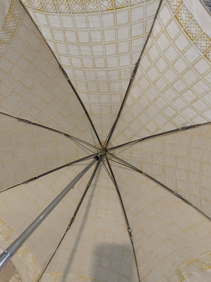 Japan sourced umbrella (Category: Umbrellas) located in San Fernando. Submitted by japansurpluselyu (Listing ID 1440023291, Image 2). Description: .