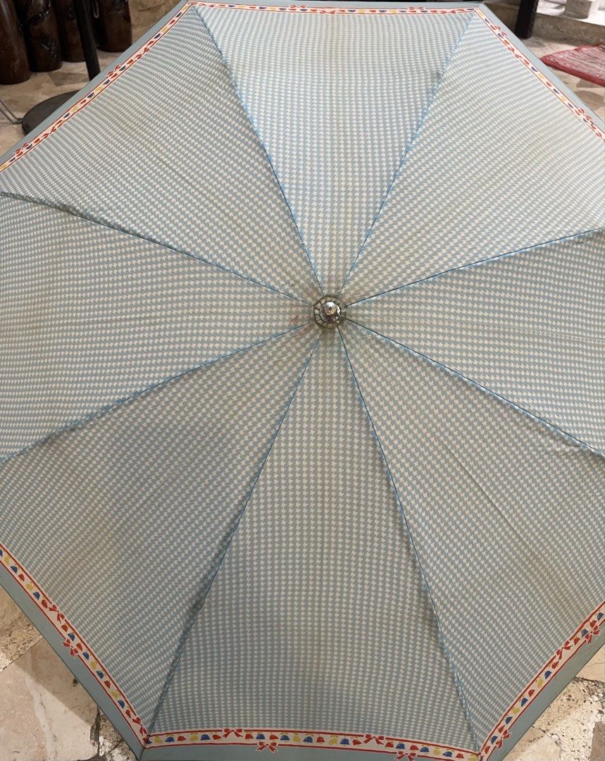 Japan sourced umbrella (Category: Umbrellas) located in San Fernando. Submitted by japansurpluselyu (Listing ID 1440094807, Image 1). Description: .