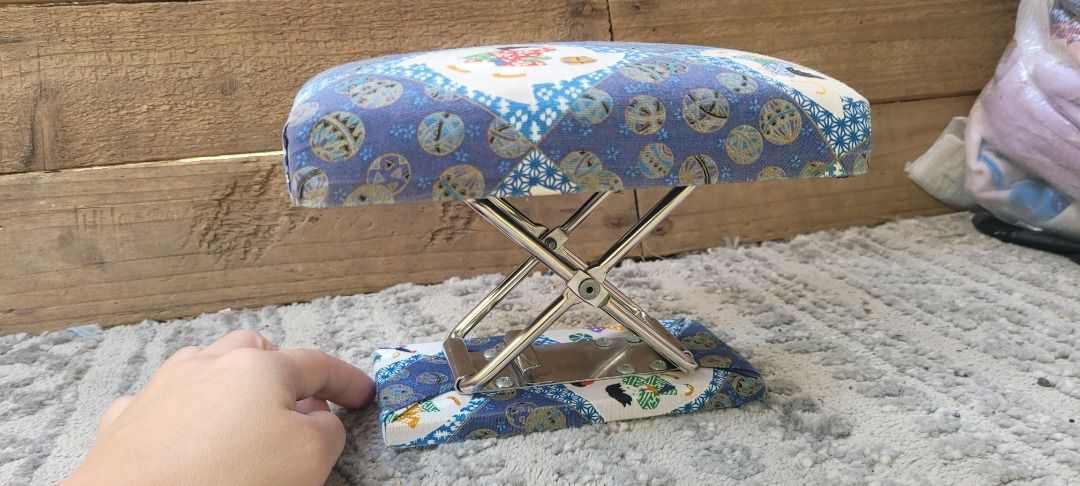 JAPANESE FOLDABLE SEIZA CHAIR (Category: Office Furniture & Fixtures) located in Sablan. Submitted by gongonshelley12 (Listing ID 1440164597, Image 2). Description: 👉👉350 ONLY👈👈 JAPANESE FOLDABLE SEIZA CHAIR ANG TIBAY NETO MGA MADAM MAGANDA SA MGA NAGPE PEDICURE ETC NEW NEW.