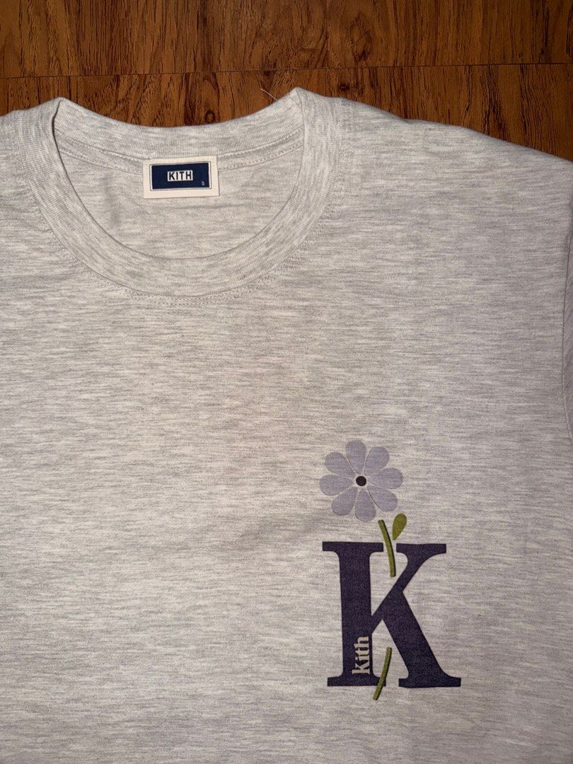 KITH Tshirt unisex (brandnew) (Category: Tshirts & Polo Shirts ) located in Manila. Submitted by ujohndave35653 (Listing ID 1440104223, Image 3). Description: KITH tshirt(unisex) Size: SMALL L-28in W-20.5in Sleeve-8in QC/MEYCAUAYAN Via lalamove or meet up around balintawak(sched).