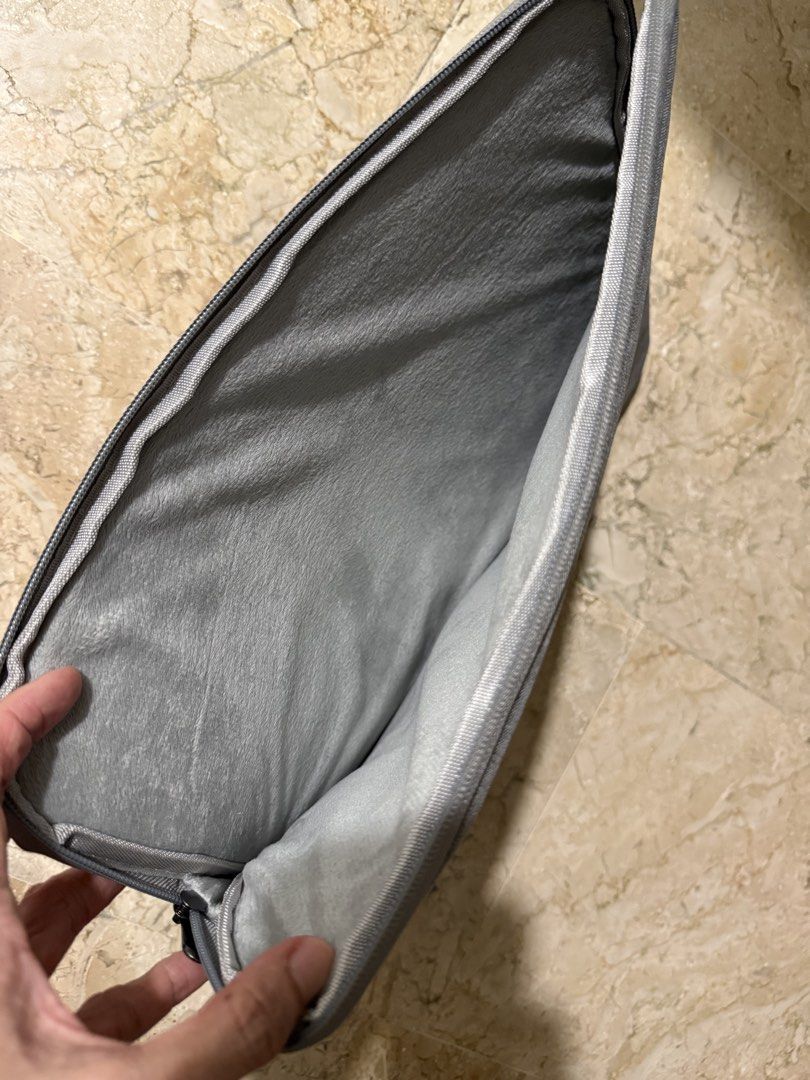 Laptop sleeve464867356050739201