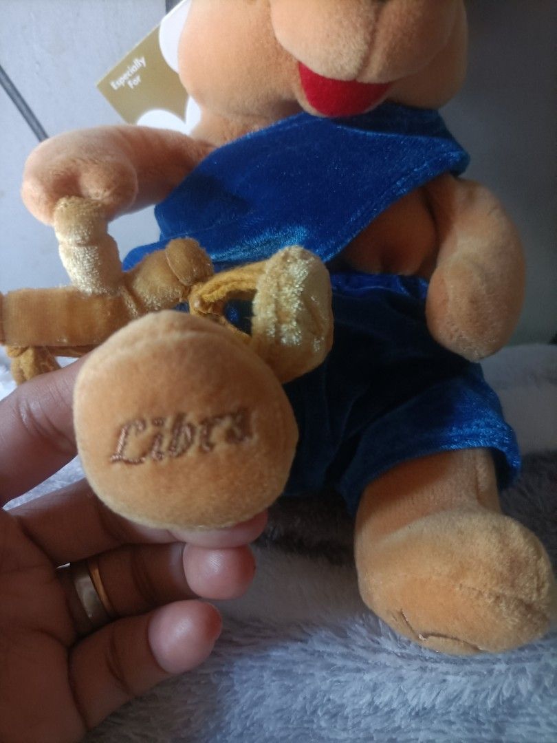 Libra Mini Bean Bag Pooh (Category: Plushies & Soft Toys) located in Antipolo. Submitted by gclassy (Listing ID 1439997017, Image 3). Description: good quality/condition with tag rfs decluttering.