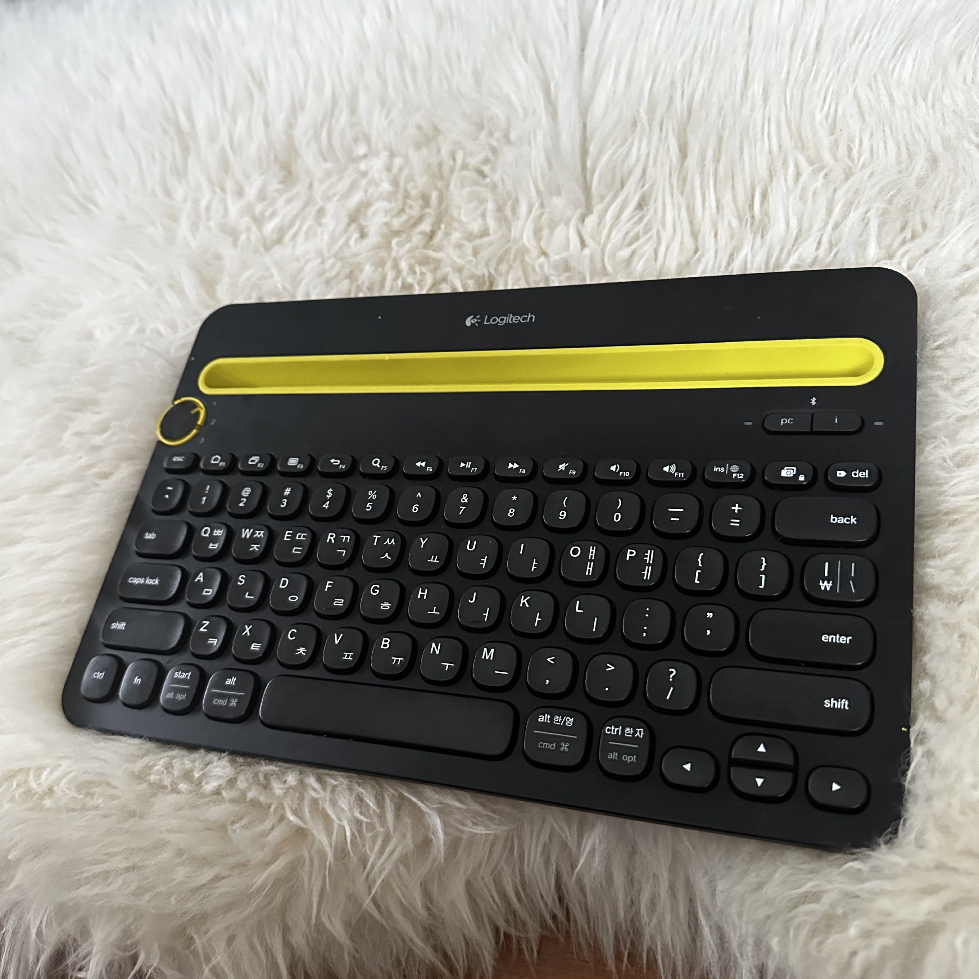 Logitech K480 Bluetooth Keyboard with Device Stand464598120950681600