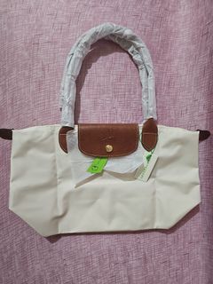 (Kategori: ) berada di . Dikirim oleh dididith (ID iklan 1440064526, Gambar 1). Deskripsi: .