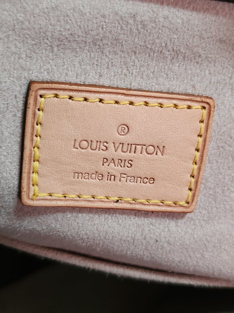 Louis Vuitton Artsy MM Monogram Canvas Bag (Category: Luxury Bags & Wallets) located in Caloocan City. Submitted by xtrabaggageforsale (Listing ID 1439998477, Image 3). Description: SALE!!!!! In excellent preloved condition from Korea. Key Features Material: Coated canvas exterior with signature graphic symbols. Handle: Distinctive hand-braided natural vachetta cowhide leather top strap. Hardware: Polished gold-tone metallic pieces, including lar