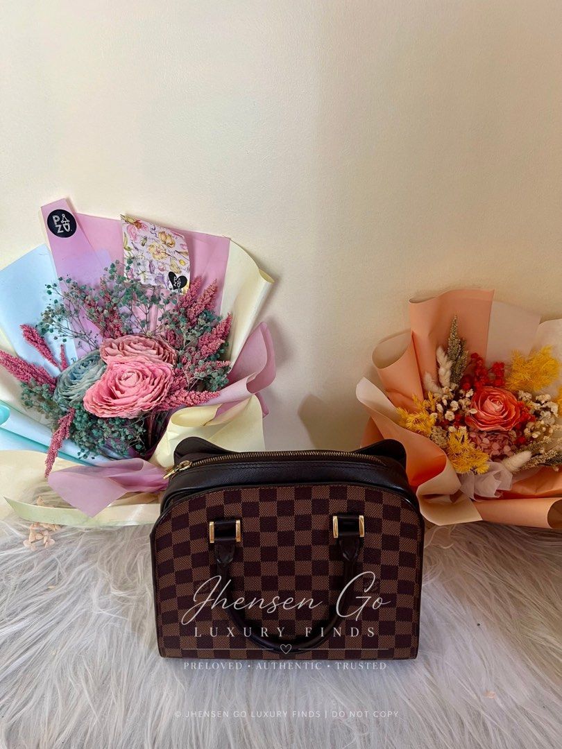 Louis Vuitton Damier Ebene Speedy 25 Bag (Category: Luxury Bags & Wallets) located in Caloocan City. Submitted by jhensengo (Listing ID 1439936792, Image 1). Description: PM me for more actual pictures. RFS: For decluttering na, I prefer minimalist lifestyle na. 🤍🌸 - Authentic Louis Vuitton Speedy 25 - Damier Ebene canvas - Spacious interior - Interior zippered pocket - Top zip closure - Classic checkered pattern - Leather trim - Timeless and v