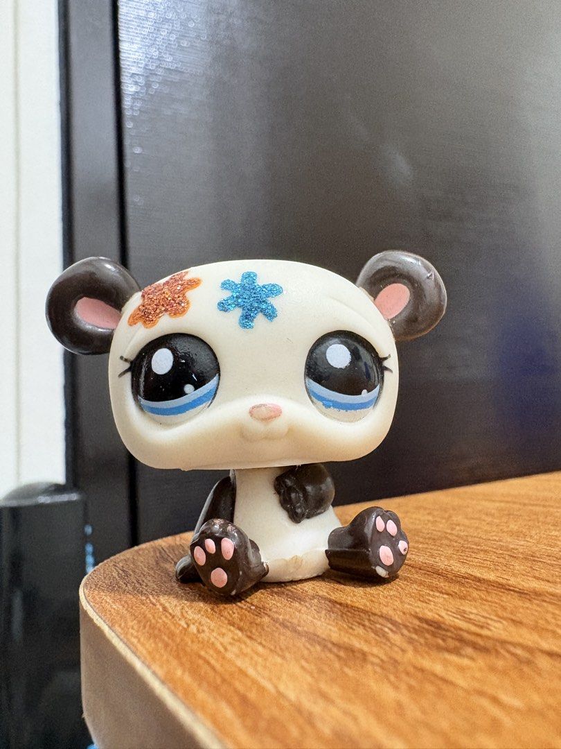 LPS Littlest Pet Shop Glitter Panda (Category: Designer & Blind Box Toys) located in Manila. Submitted by lucysstuff (Listing ID 1440133316, Image 1). Description: semi quitting, need funds :( *prices are priced using a guide .