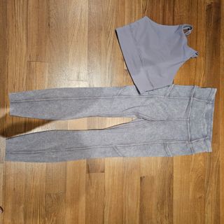 (Category: ) located in . Submitted by fashionistadeclutter (Listing ID 1440096523, Image 1). Description: .