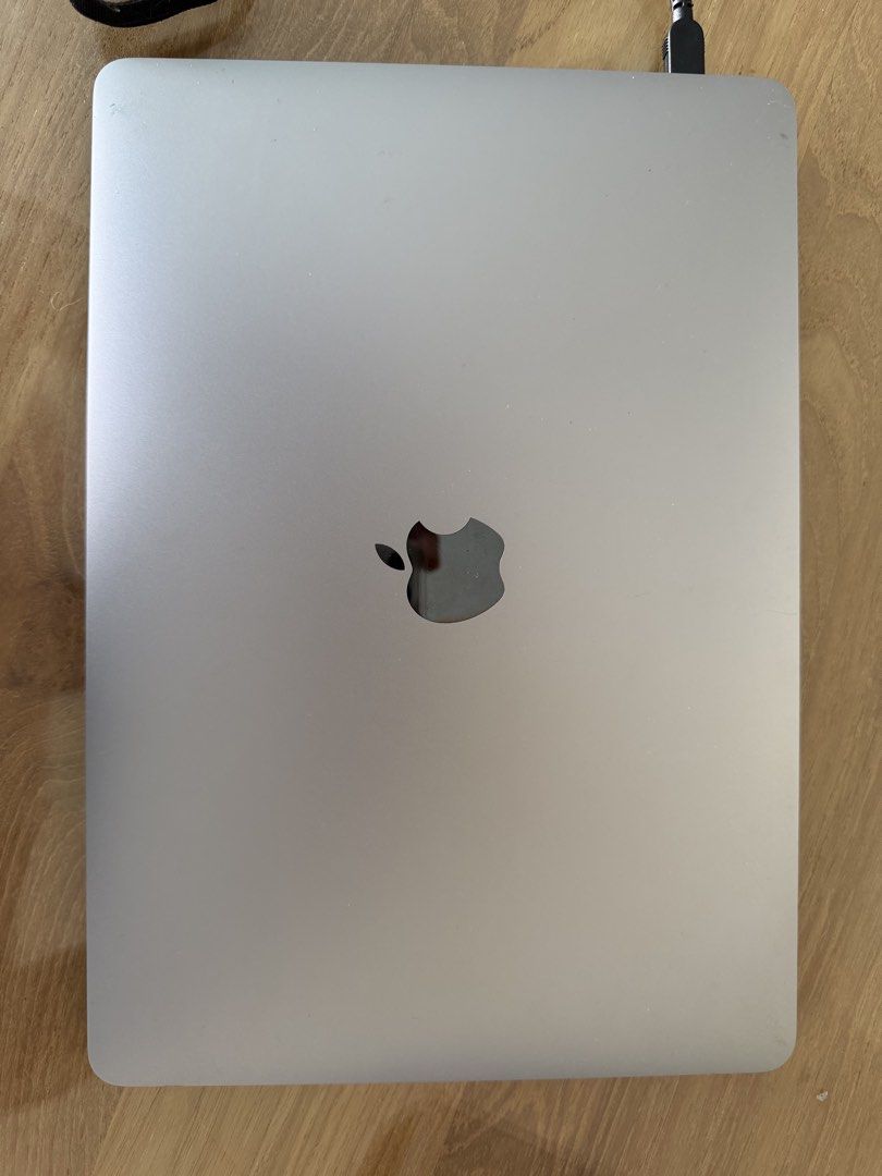 MacBook Pro 13 inch 2019464722197469603840