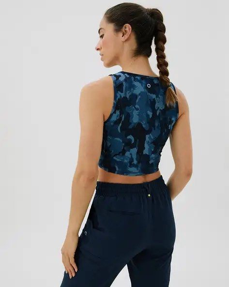 Marks & Spencer Cropped Athletic Tank Top Size 16 (Category: Activewear) located in Bocaue. Submitted by lets.fly (Listing ID 1440029647, Image 2). Description: - GOOD MOVE cropped athletic tank top - Cool blue camouflage print -Best Fits Small.