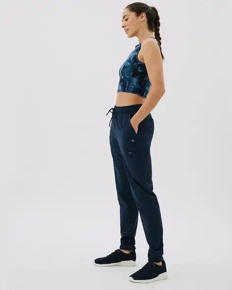 Marks & Spencer Cropped Athletic Tank Top Size 16 (Category: Activewear) located in Bocaue. Submitted by lets.fly (Listing ID 1440029647, Image 3). Description: - GOOD MOVE cropped athletic tank top - Cool blue camouflage print -Best Fits Small.