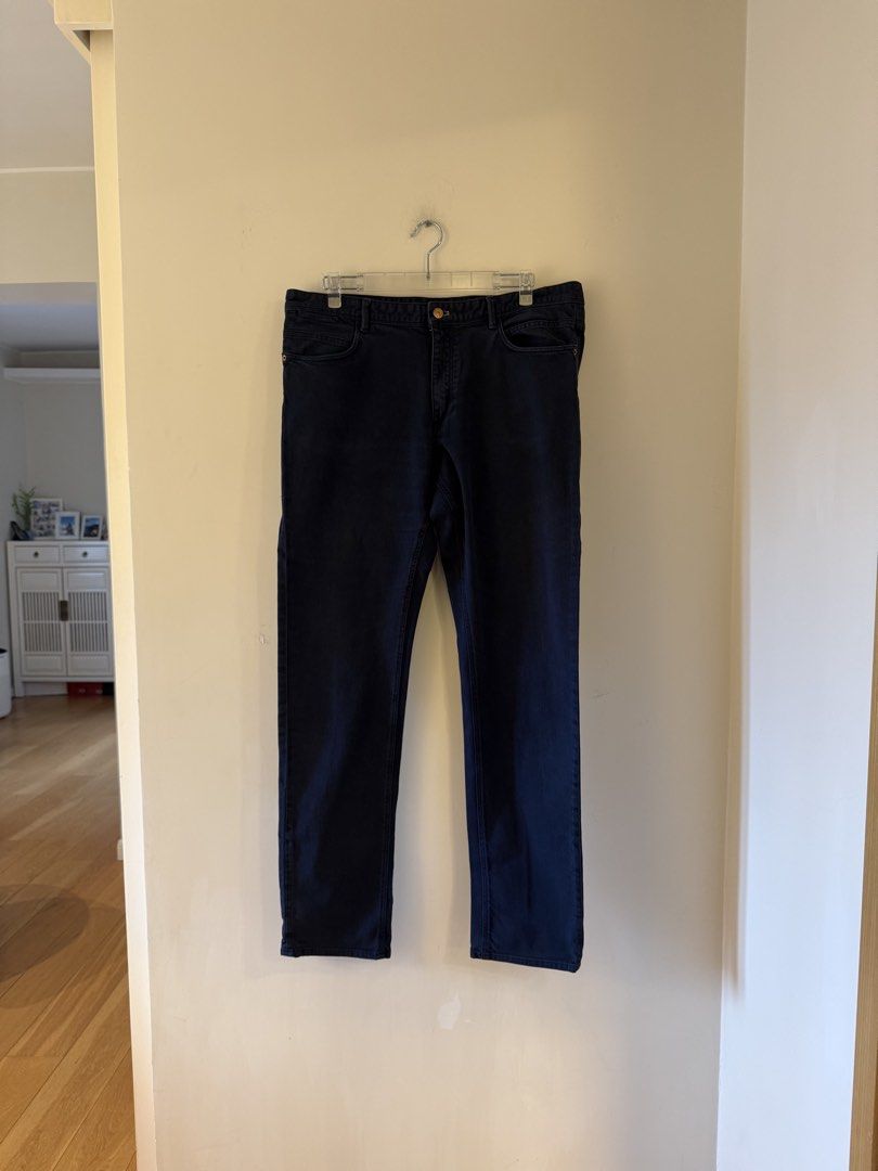 Massimo Dutti Dark Blue Casual Fit Jeans （分類：牛仔褲）位於 Hong Kong。 由 super_shopperholic 提交（商品編號 1440089177，圖片 1）。簡介： Waist 36” 。