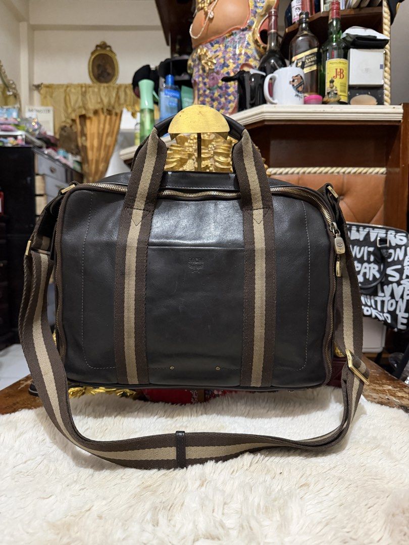 Mcm laptop bag (Category: Luxury Bags & Wallets) located in Calamba. Submitted by angelspetdogs (Listing ID 1440113120, Image 1). Description: Original vintage laptop or briefcase bag preloved minimal sign of used ang mahal pa sa iba.