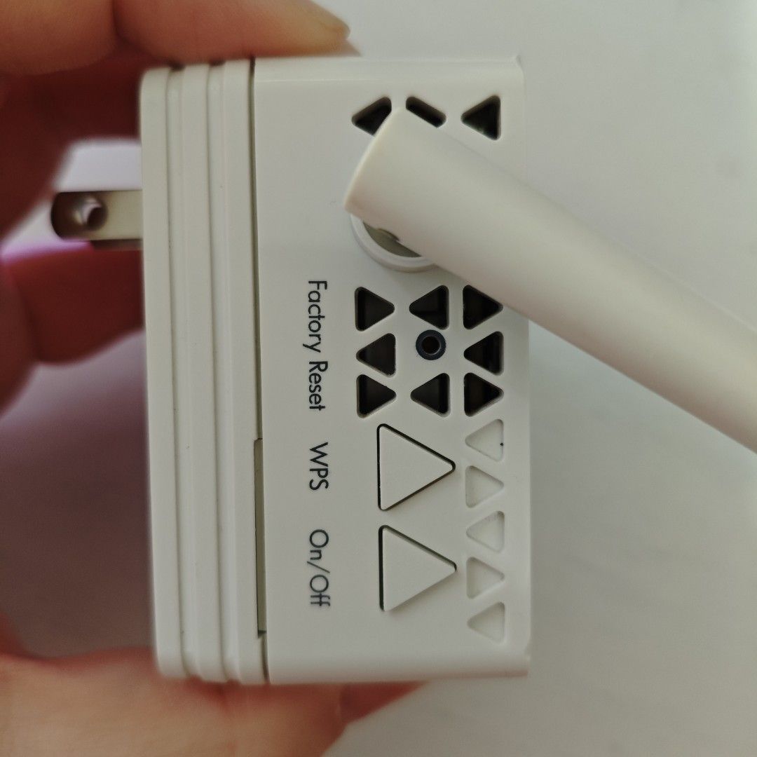 NETGEAR WiFi Range Extender AC750 EX3700464753597843384322