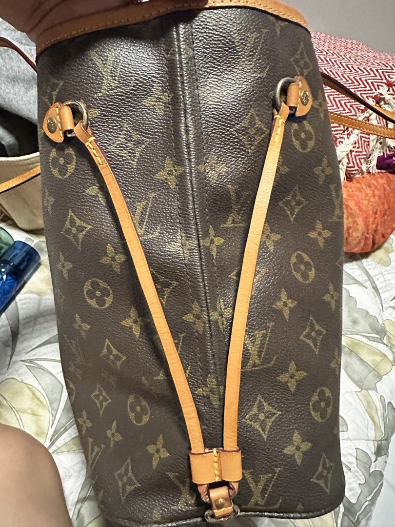 Neverfull MM (Category: Luxury Bags & Wallets) located in Makati City. Submitted by travel.pasabuy (Listing ID 1440135524, Image 3). Description: - Classic LV monogram canvas - Change vachetta (Bag Spa) - Spacious interior for everyday essentials - Iconic luxury design -coded -Japan Source.