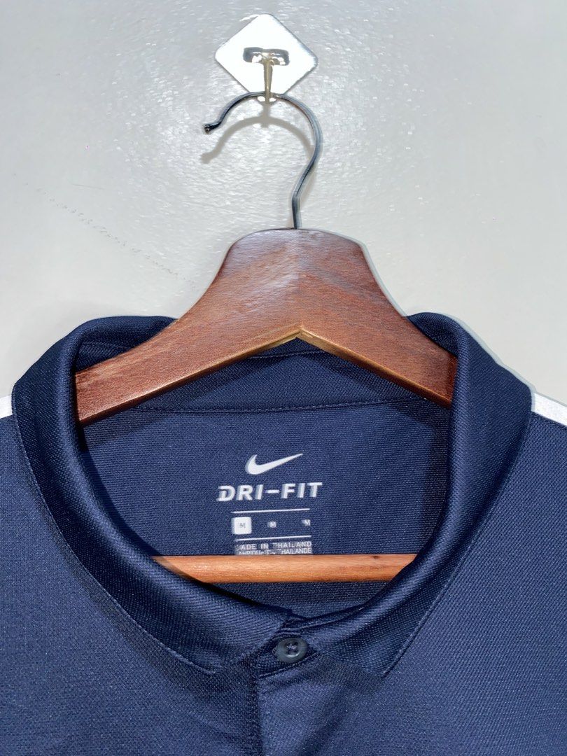 Nike Drifit Polo Shirt Embroid Logo (Category: Activewear) located in Bago City. Submitted by gent.ly.getup (Listing ID 1440134002, Image 3). Description: Like new 10/10 Navy Blue EmbroidLogo Authentic M on Tag 19.5 by 27-28 No issue .