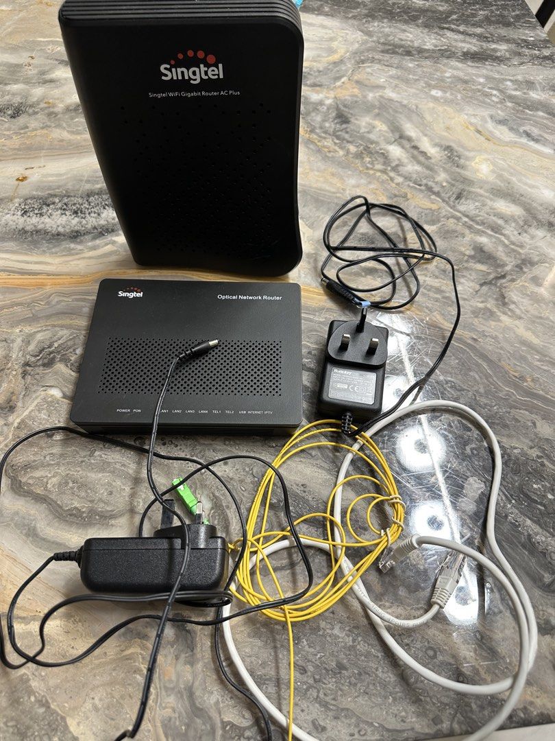 Old Singtel WiFi Router AC Plus & Optical Network464877288298260480