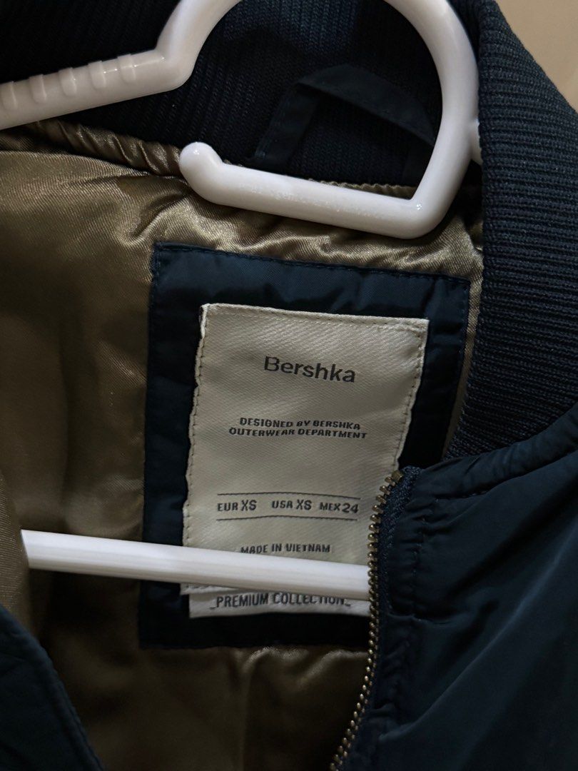 [Original] Bershka Bomber Jacket - Size XS (Category: Coats, Jackets and Outerwear) located in Manila. Submitted by ruthbeer_ (Listing ID 1440160167, Image 3). Description: .