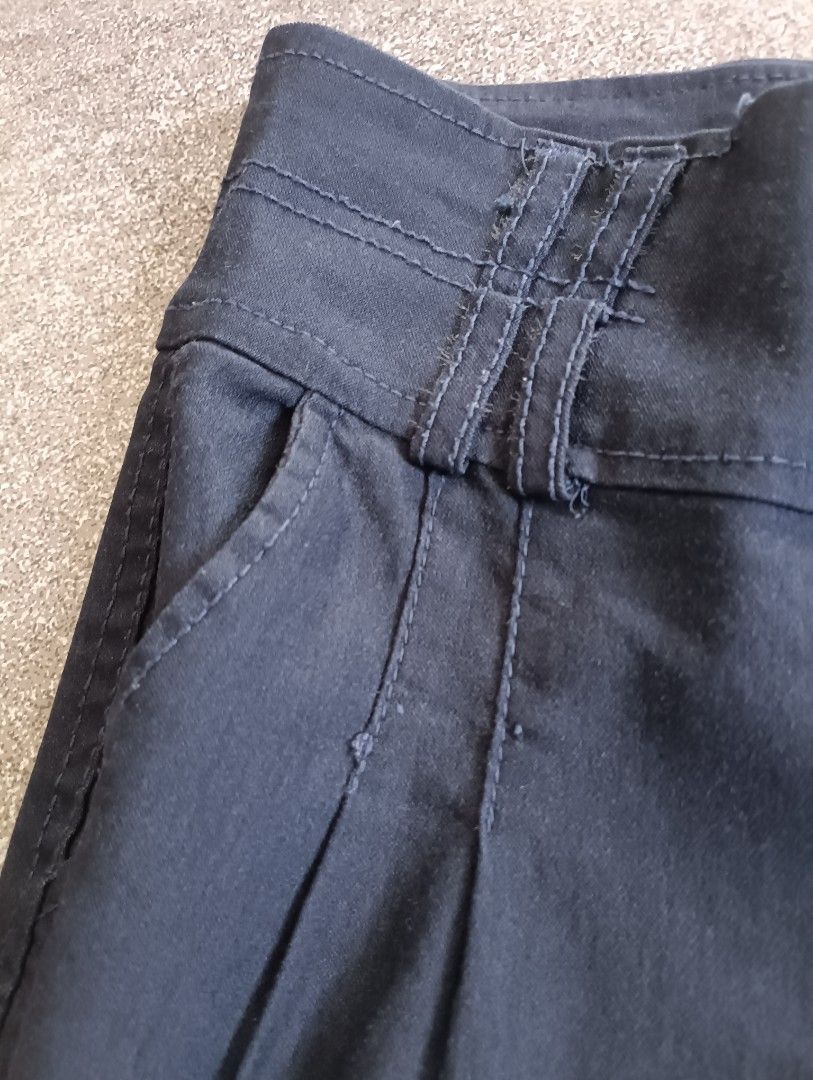 Pants for Women (Category: Other Bottoms) located in Banga. Submitted by princess.declutter (Listing ID 1439994112, Image 3). Description: Skinny type Dark blue color Waist: 35cm stretchable Length: 88cm.
