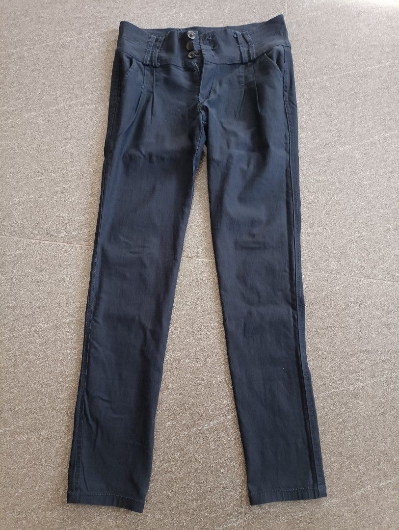 Pants for Women (Category: Other Bottoms) located in Banga. Submitted by princess.declutter (Listing ID 1439994112, Image 1). Description: Skinny type Dark blue color Waist: 35cm stretchable Length: 88cm.