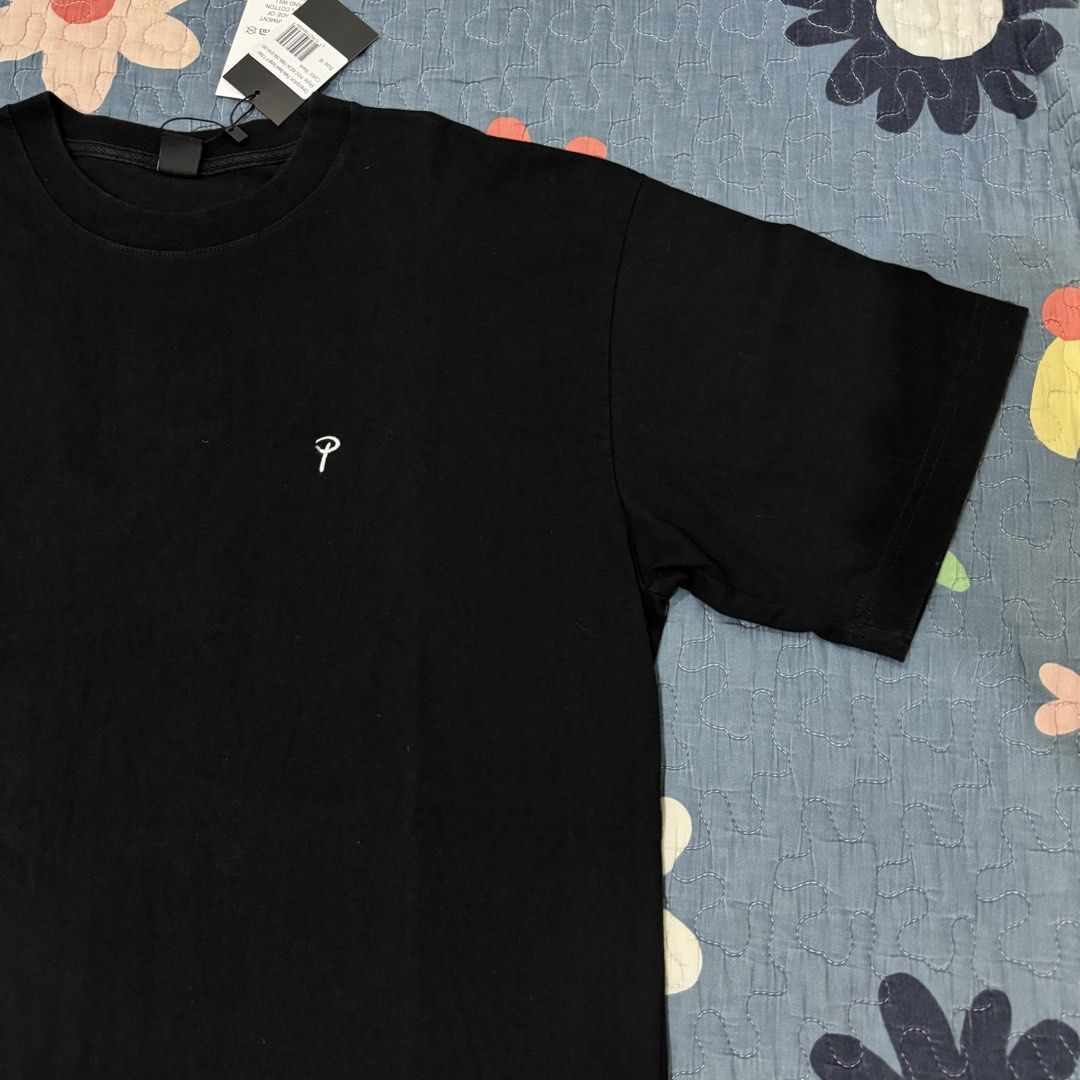 PATTA BASIC SCRIPT P TSHIRT (Category: Tshirts & Polo Shirts) located in Kangar. Submitted by ridhwan.mahtar (Listing ID 1440047514, Image 2). Description: HARAP MAAF. HARGA ADALAH TETAP DAN TIDAK TERMASUK POSTAGE. ITEM NAME: PATTA BASIC SCRIPT P TSHIRT CONDITION: 9.5/10 almost like new, tried once only. SIZE: M MEASUREMENTS: 21/29 PRICE: RM120 DFOD JNT / @ add RM8 (Semenanjung) RM15 (Sabah/S’wak) for postage *Booking dlm masa 24 jam sahaja .