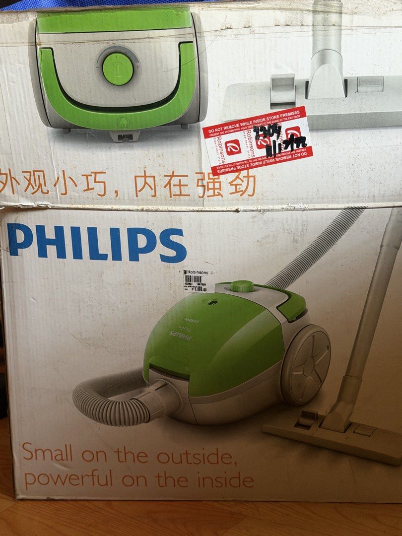 Philips Vacuum Cleaner (Category: Vacuum Cleaner & Housekeeping) located in Pasay City. Submitted by declutter1130 (Listing ID 1440107242, Image 1). Description: Used once. Sobrang bagong bagong bago pa Rfs. Decluttering.