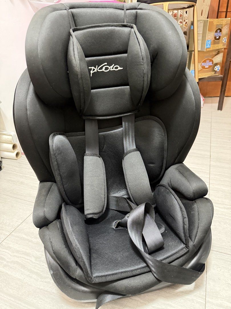 Piccolo Convertible Car Seat (Category: Car Seats) located in Manila. Submitted by angelicao19940 (Listing ID 1440060312, Image 1). Description: - Piccolo convertible car seat - Suitable for children 9kg to 36kg - Safety 5-point harness system - Adjustable headrest for growing kids - Multiple recline positions for comfort - Easy installation and need a little cleaning Rfs: i cannot use it my kid doesn't like it ..