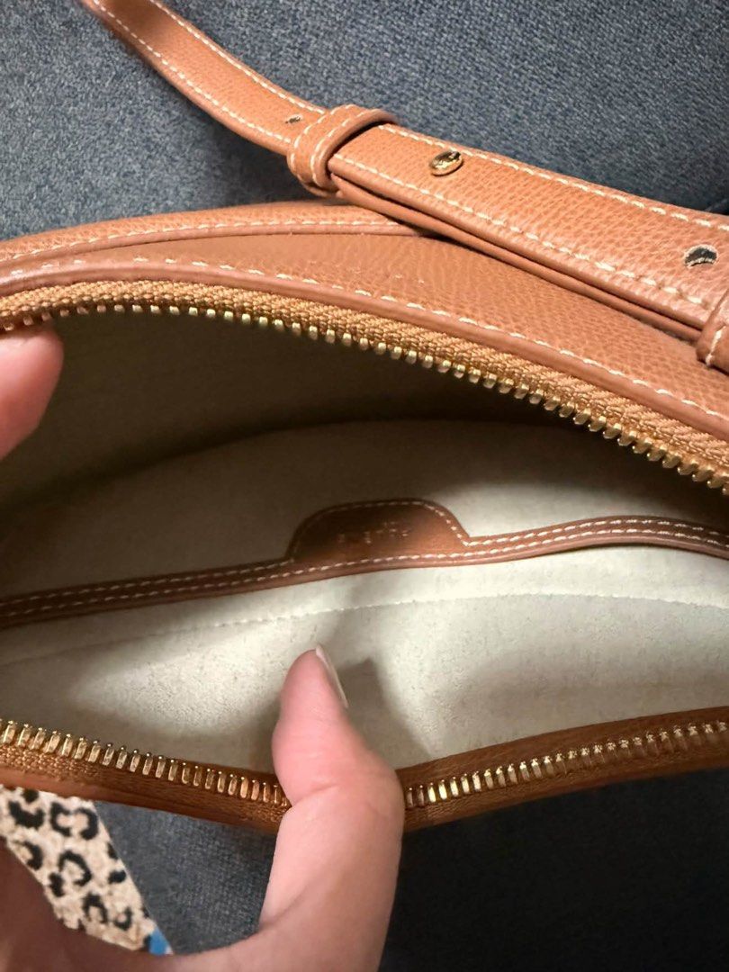 Polene Numero Dix Camel (Category: Luxury Bags & Wallets) located in Cagayan de Oro. Submitted by 048c2fd10edfd5a5f98550eafeafa6 (Listing ID 1440143044, Image 3). Description: - Authentic Polène Bag - Comes with box, dust bag, care card, straps - Bought from Italy - Used twice only, no flaws like new.