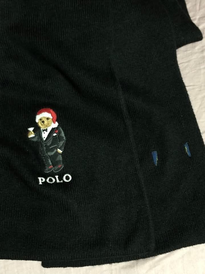 Polo Ralph Lauren Bear Scarf (Category: Scarves) located in Angeles City. Submitted by pkthreadz (Listing ID 1440021904, Image 2). Description: - Black knitted scarf - Features iconic Polo Bear embroidery - Issue cut tags .