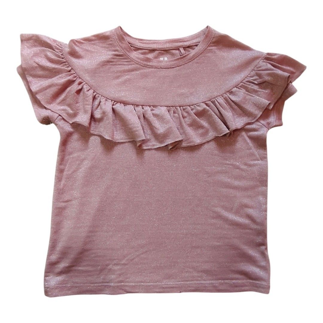 Pre-Loved Cotton On Kids Blouse (Category: Babies & Kids Fashion) located in Paranaque City. Submitted by truebear-17a273 (Listing ID 1440031432, Image 2). Description: 🌷Cute and stylish pink shimmer top from Cotton On Kids. 🌷Soft stretchy fabric with lovely raffles details around the neckline. 🌷Perfect for casual days, parties or OOTD looks for your little girl. ✨ Brand: Cotton On ✨ Color: Dusty pink ✨ Soft, comfy and trendy ✨ Fits 4-5 years 