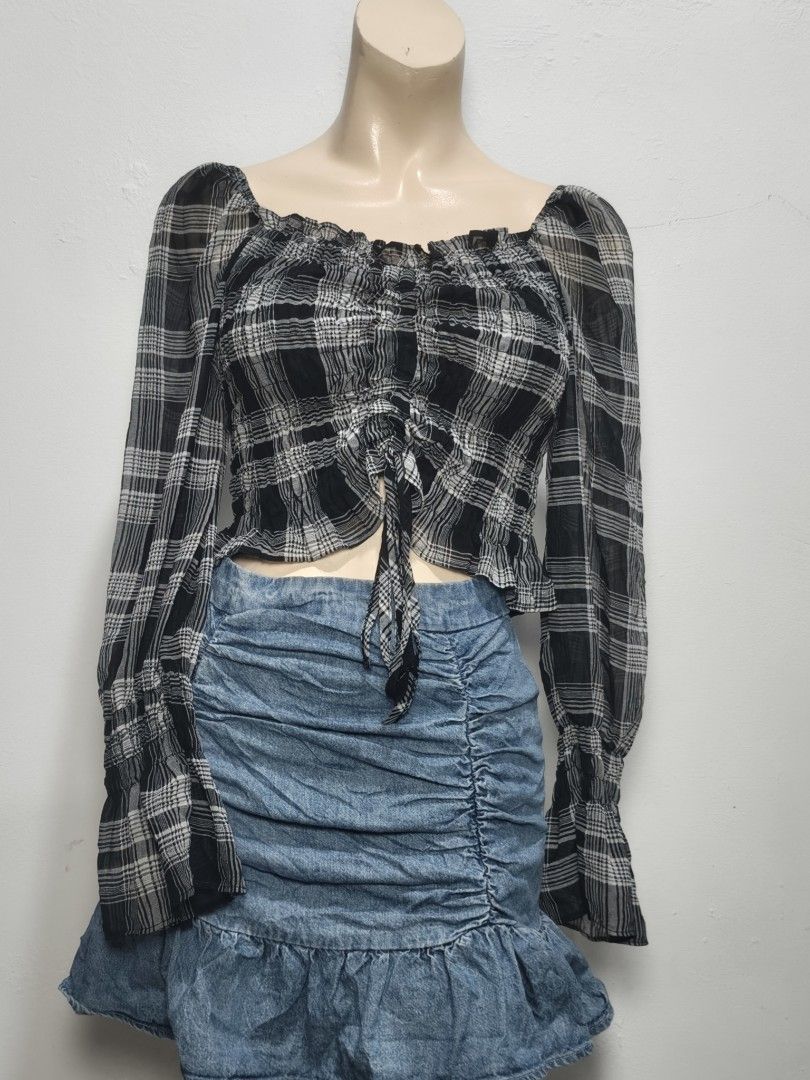 Premium Trendy and Vintage tops (Category: Blouses) located in Taytay. Submitted by bella.modaph (Listing ID 1440186579, Image 2). Description: Trendy and Vintage thrift finds available now ❤ Send me a message to place your order 🛒💌 I’ll share the details with you directly for easy checkout. #ThriftShop #PrelovedFashion #ShopSustainable.