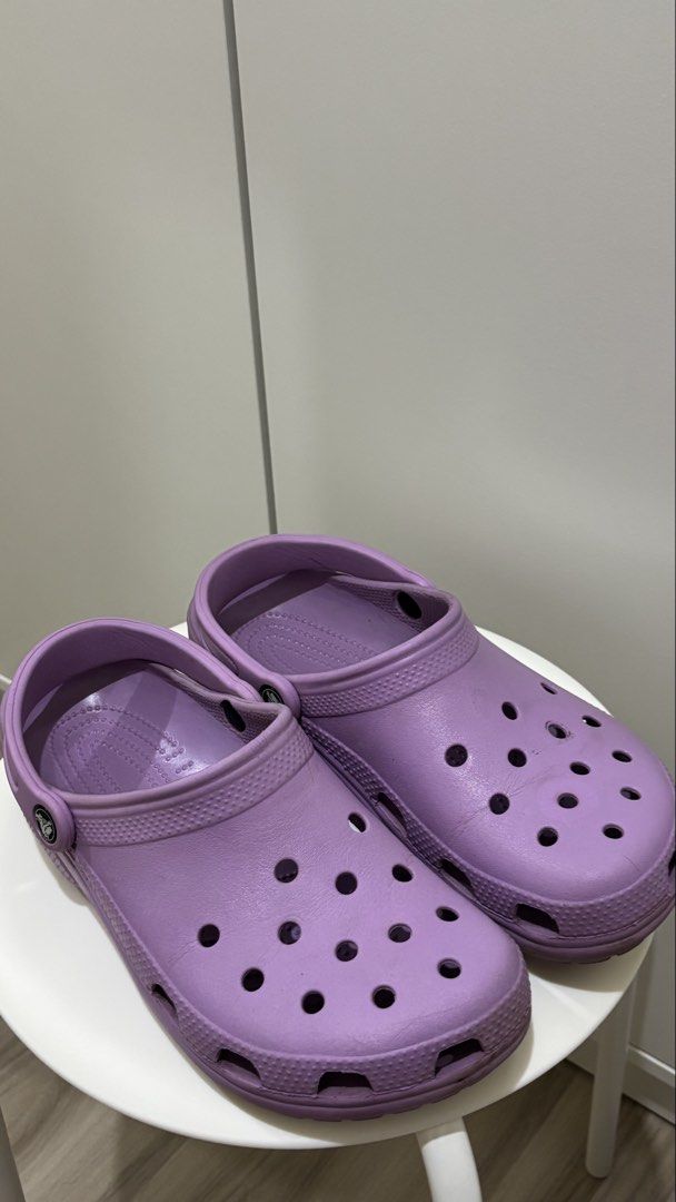 Purple Crocs Classic Clogs (Category: Slippers and slides) located in Marikina City. Submitted by decltqueen (Listing ID 1440165792, Image 1). Description: .