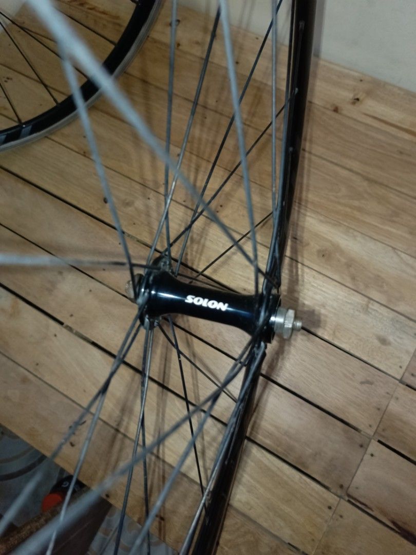 Rim for road bike (Category: Announcements) located in Manila. Submitted by daveee_552 (Listing ID 1440098831, Image 2). Description: all goods payung rim 80% breakline 1wall lang sya end kung para sa meet up naman pwedi ring pag usapan para hindi mahirapan kung San mag kikita rush sale kelang lang nang budget.