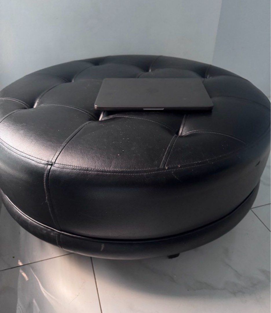 Round sofa waiting chair big (Category: Sofas) located in Quezon City. Submitted by prelovedsaleitems (Listing ID 1439997000, Image 2). Description: .
