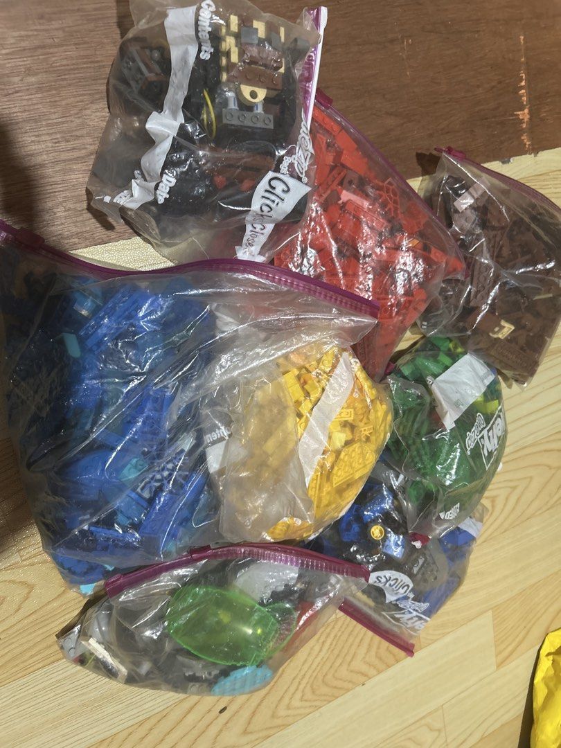 RUSH Authentic Lego Bricks Get All (Category: Lego & Building Sets) located in Taguig. Submitted by iamfab15 (Listing ID 1440104114, Image 1). Description: Get all for only 3500 Or 650 Each color you preferred Pm for further details .