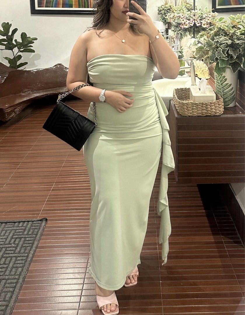 Sage Green Strapless Ruched Maxi Dress (Category: Dresses) located in Cainta. Submitted by abivc (Listing ID 1440081880, Image 3). Description: Sage green strapless maxi dress - Ideal for formal events, parties, or as a bridesmaid dress - Used only once for a wedding Stretchy comfy fabric.