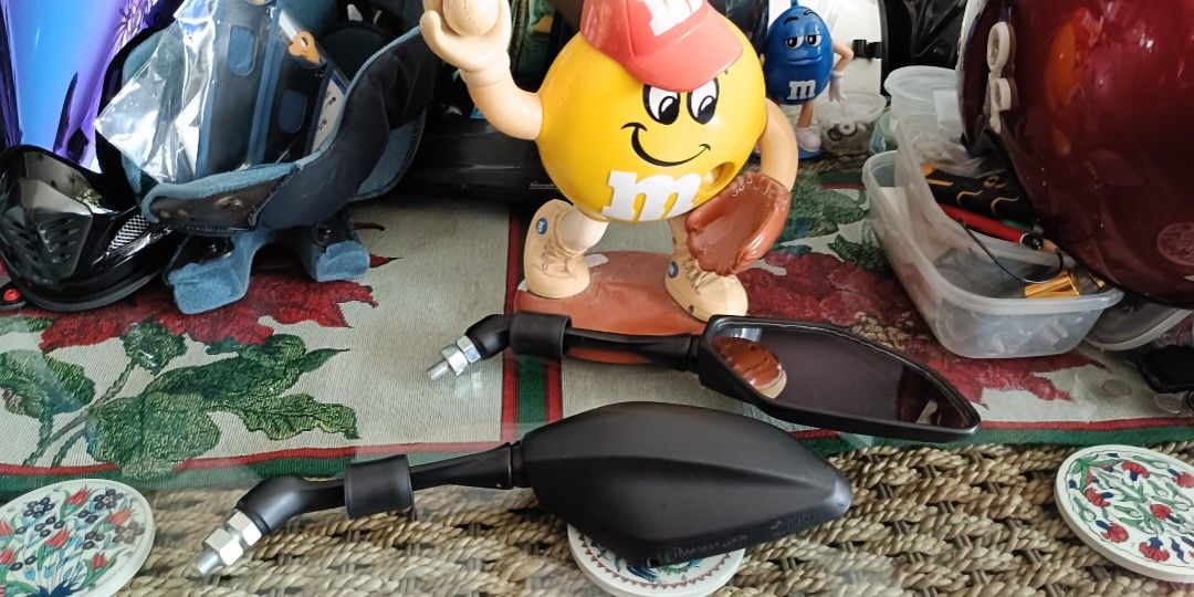 Side mirror (Category: Motorcycle Accessories) located in Singapore. Submitted by allhavebro (Listing ID 1440082921, Image 2). Description: IT A USED ITEM .TAKEN OUT FROM BRAND NEW XMAX V2..FIT MOST YAMAHA BIKE ..