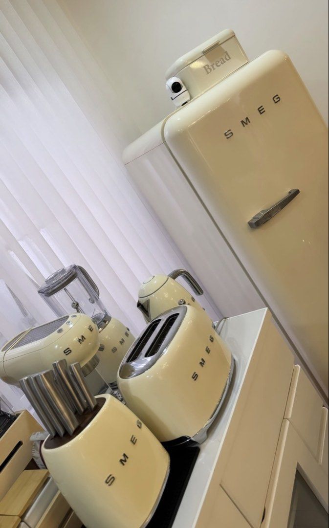 SMEG FAB28 REF in CREAM (Category: Refrigerators and Freezers) located in Manila. Submitted by beaumontandco (Listing ID 1440159248, Image 2). Description: 5-6 years old Used for beverages only Ito lang year sya talaga sobra nagamit dahil naka condo. Inverter so matipid sa kuryente Still very presentable Working in great condition SRP this year ₱168,000 + delivery Yearly nagtataas ang smeg so as you all know investment rin sya.