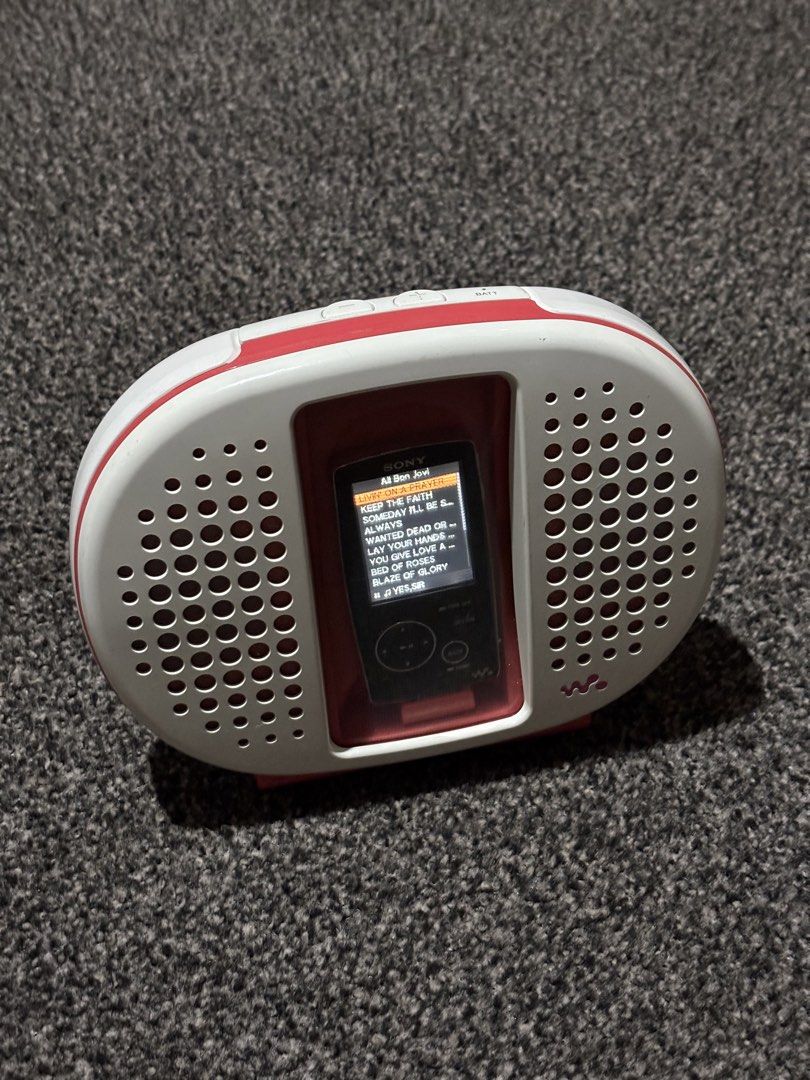 Sony Walkman RDP-NWR100 (Category: Soundbars, Speakers & Amplifiers) located in Bulacan. Submitted by thriftstarph (Listing ID 1440135051, Image 2). Description: PLEASE READ THE DESCRIPTION BELOW‼️ Sony Walkman Speaker Battery Double AA+ No issue Working NOTE: (Walkman is not included).