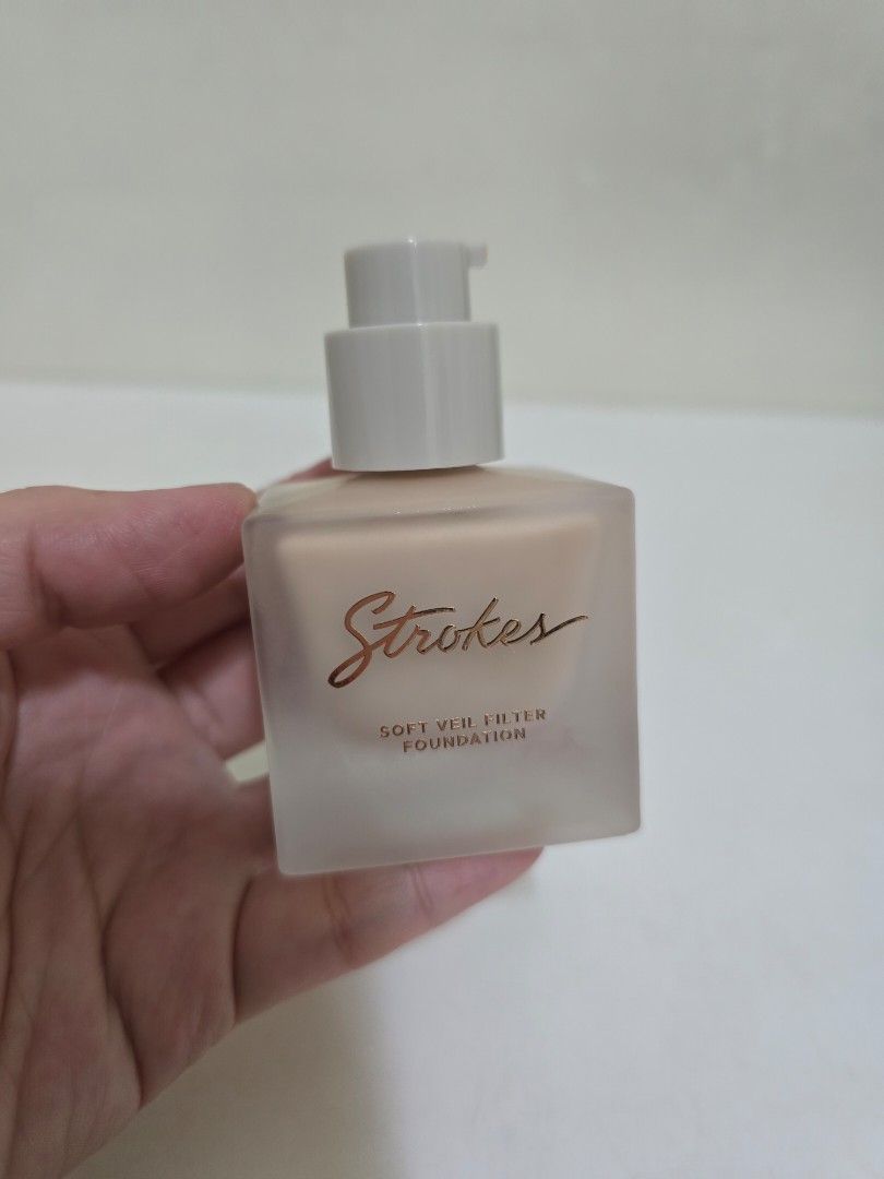 Strokes Soft Veil Filter Foundation (Category: Makeup) located in Santa Rosa. Submitted by analynlacson (Listing ID 1440063503, Image 2). Description: Shade: Fair Neutral RFS: not my shade .