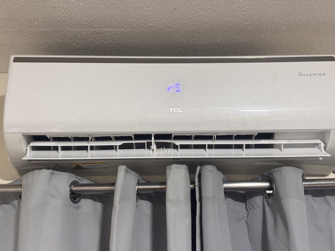 TCL Split Type Inverter Aircon 1.5hp (Category: Air Conditioning and Heating) located in Pasig City. Submitted by brownbiscoff (Listing ID 1440035739, Image 1). Description: - TCL Split Type Air Conditioner - Model: TAC-12CSA/KE1 - Inverter Technology - Cooling Capacity: 12000-12500 BTU/h - Rated Current: 8.0A - Power Input: 1130W (290-1450W) - Indoor Air Volume: 465m³/h RFS: moving out Used for 4 years No issues Negotiable.
