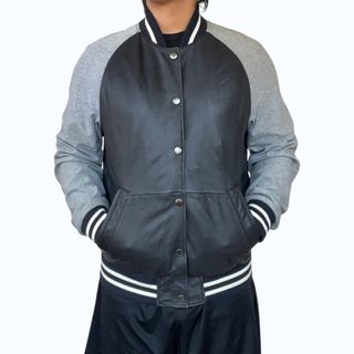 (Category: ) located in . Submitted by ejay.thrift.clothes (Listing ID 1440169131, Image 1). Description: .