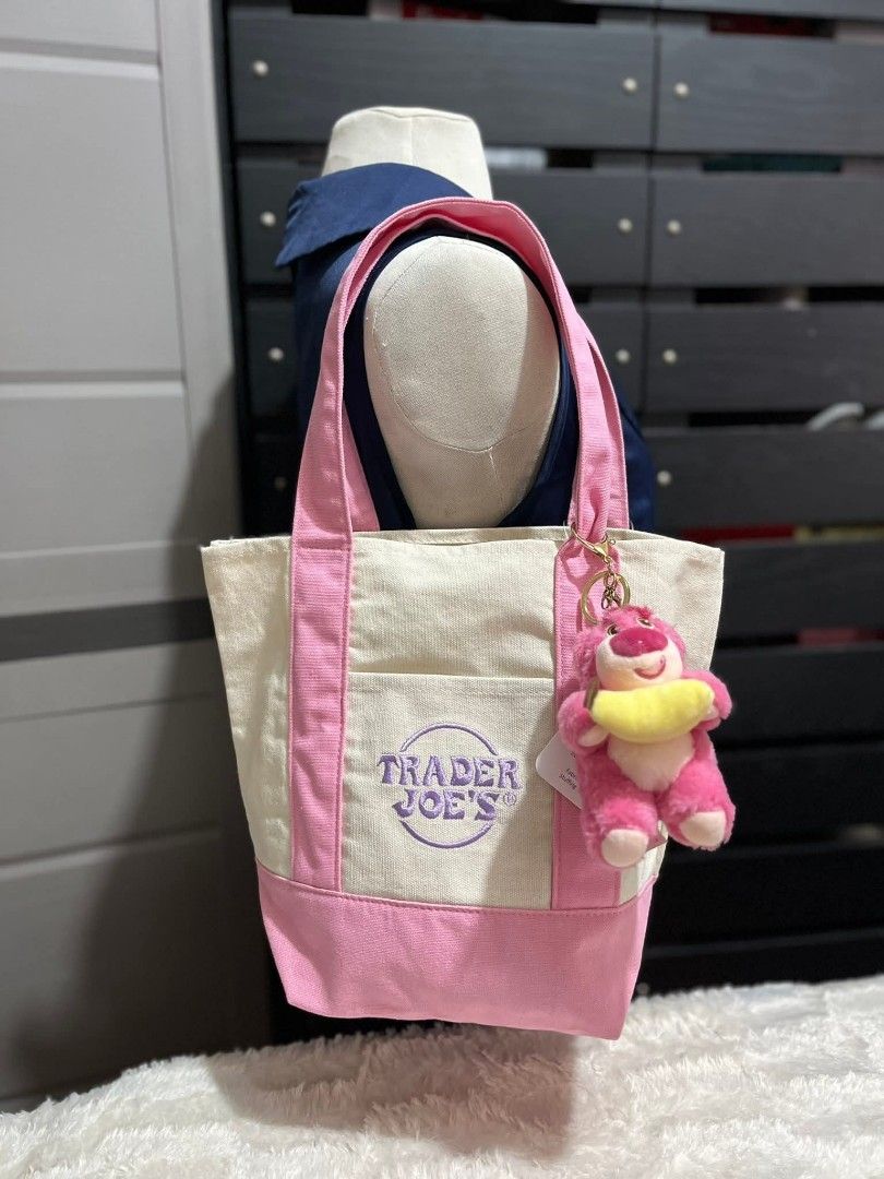 Traders Joe's Mini Tote bag chain included (Category: Tote Bags) located in Aliaga. Submitted by kmapparel (Listing ID 1440009577, Image 3). Description: .